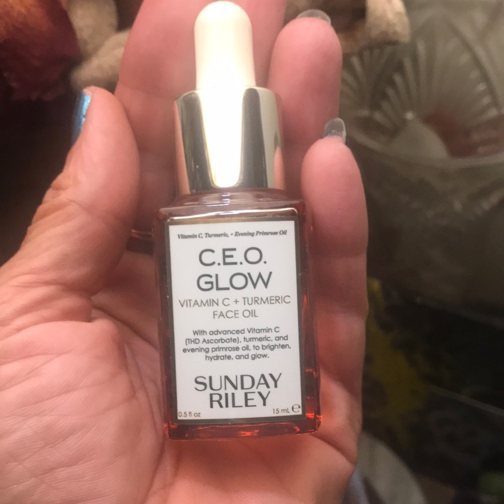Sunday Riley C.E.O. Glow Vitamin C + Turmeric Face Oil -